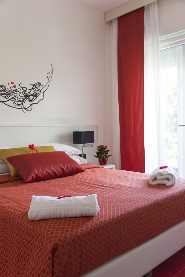 Hotel Villa Chiara Terracine Extérieur photo